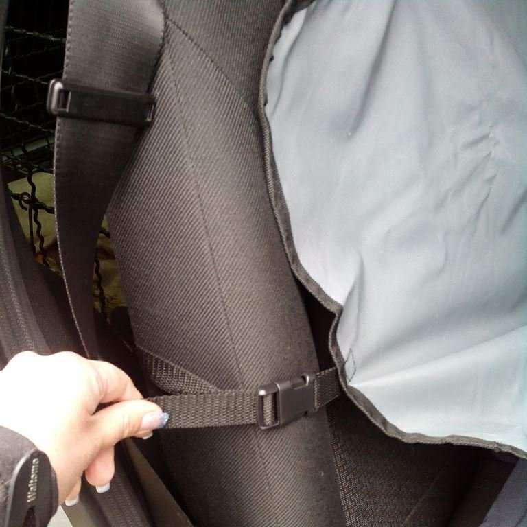 Autodeka 4pet na zadné sedadlá s otvorom pre bezpečnostné pásy